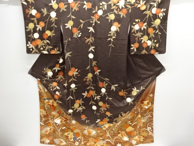 扇に草花模様刺繍訪問着
